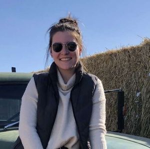 Meet your Posher, Cait